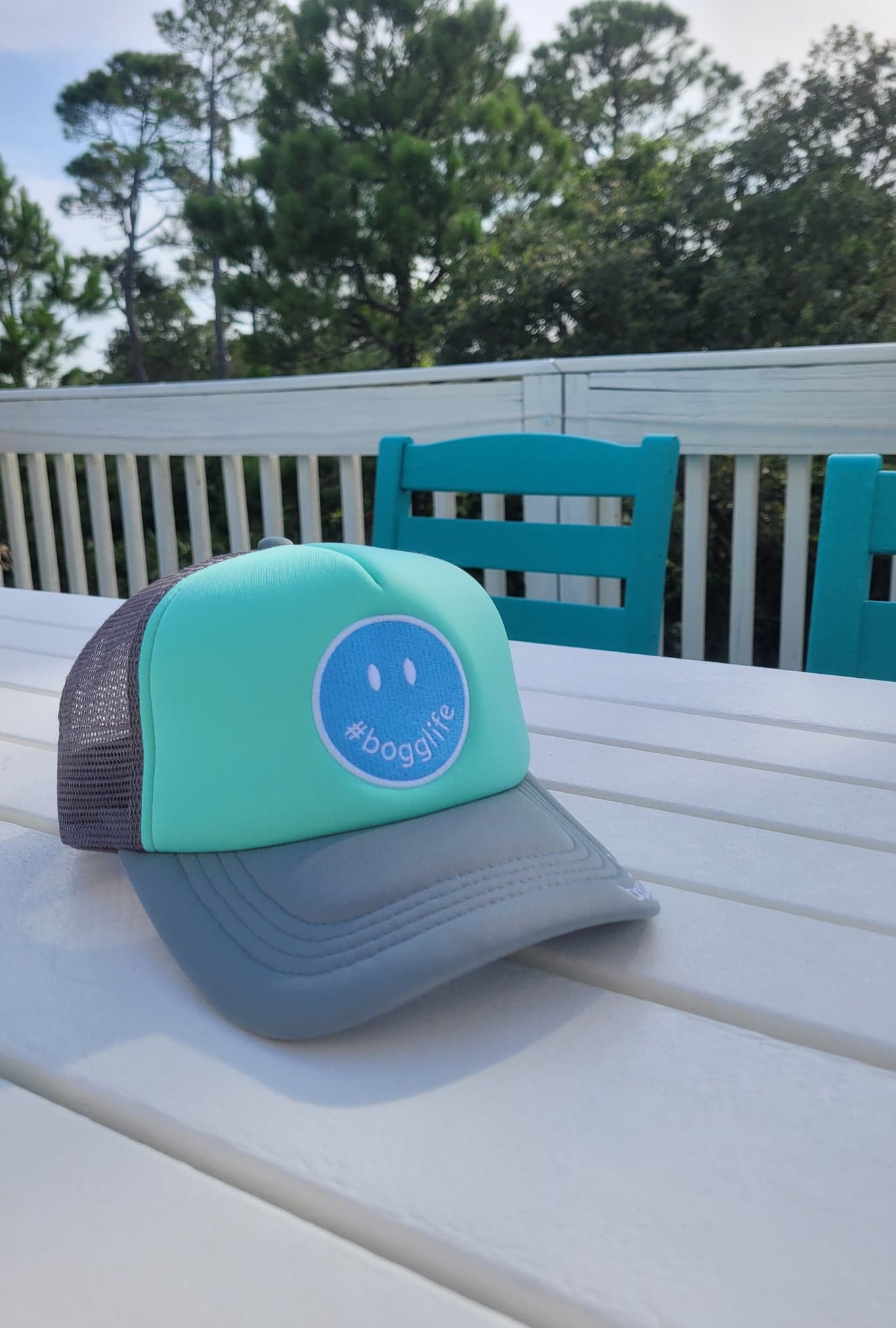 BOGG BAG SMILEY TRUCKER HAT
