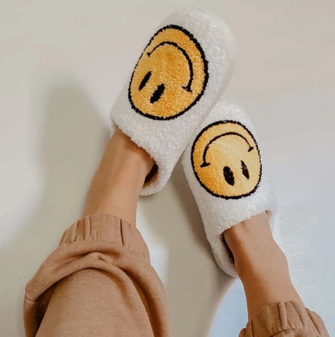 SMILEY FACE SLIPPERS WITH RUBBER SOLES